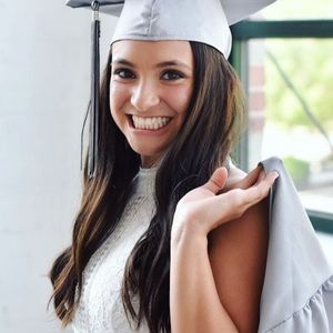 Meet your Posher, Olivia